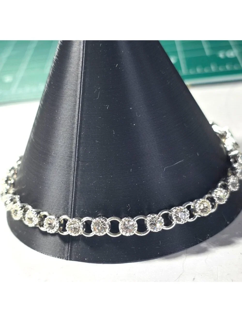 Avon Silver-Tone Rhinestone Tennis Bracelet Elegant Jewelry Gift Women Neutral